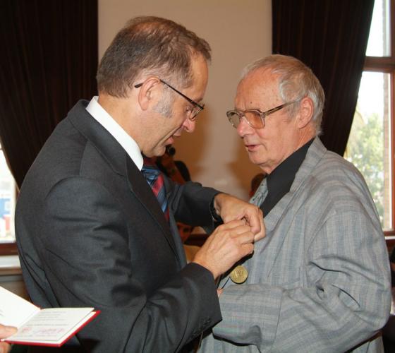 Radziewanowski Zb medal KEN 169.jpg